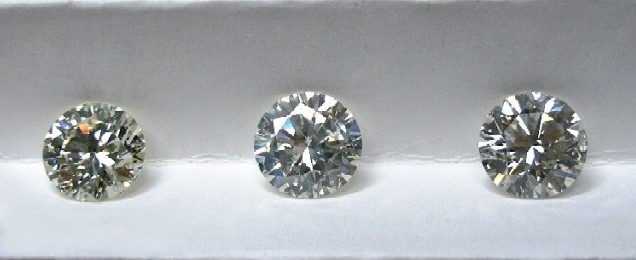 compare 3 round diamonds