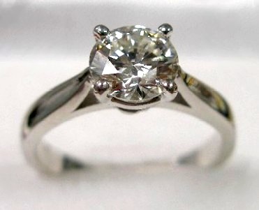 diamond engagement ring, cathedral solitaire at Rothsteins